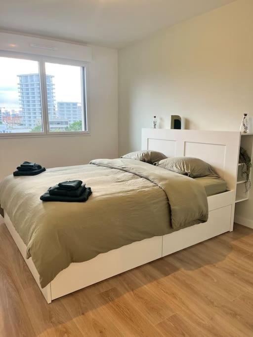 Superbe Appartement Neuf Dans Residence Familiale Aux Portes De Paris Avec Parking Ivry-sur-Seine Exterior foto